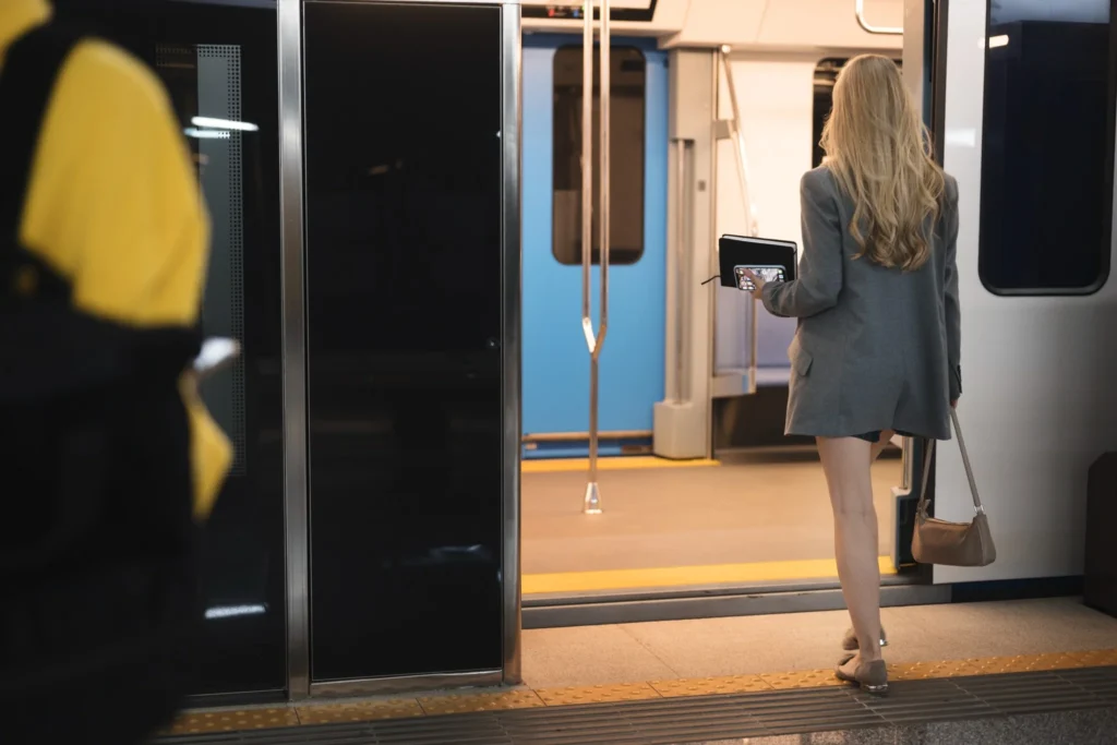 Automated-Commercial-Doors-Horizontal-01