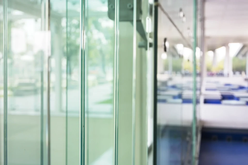 Copia de Modern Glass Partition Systems_horizontal5